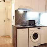 New Renoveted Studio In Calm Area Near Nation N11-283
